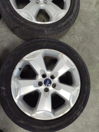 Llantas  4 unidades Ford Kuga de 2011 R18 .