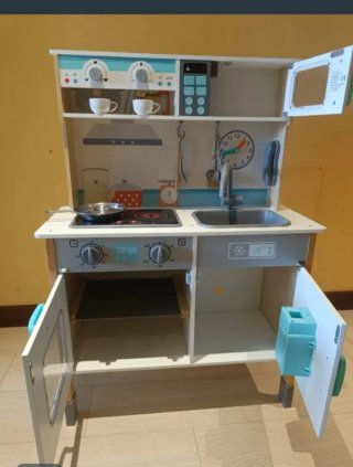 Cocinita de madera infantil