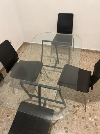 Mesa cristal y 4 sillas comedor