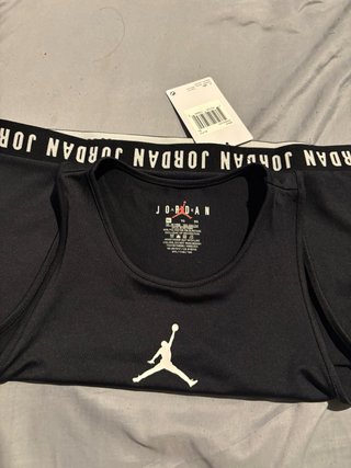 Camiseta Jordan Negra Mujer