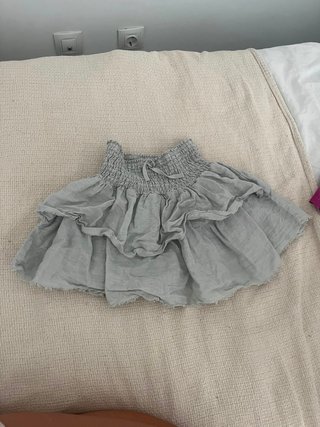 Minifalda de volantes gris