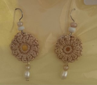 Pendientes crochet flor perla