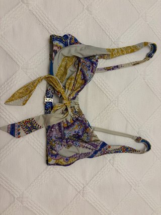 Bikini estampado paisley braguita brasileña