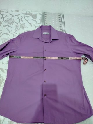 Camisa  Morada Talla 42 de cuello