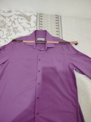 Camisa  Morada Talla 42 de cuello