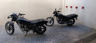 Honda CB 250 Naked Negra