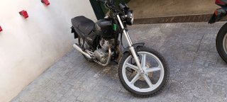 Honda CB 250 Naked Negra