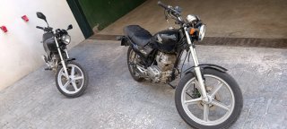 Honda CB 250 Naked Negra