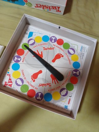 Juego Twister Hasbro