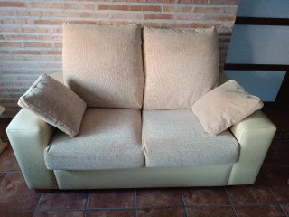 Sofá 2 plazas beige chenilla