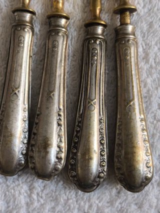 ANTIGUOS CUBIERTOS DE METAL DORADOS AÑOS 20-30