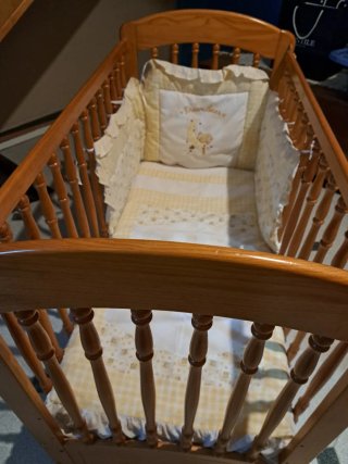 Cuna de madera