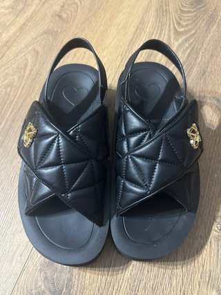 Sandali Love Moschino donna neri con dettaglio oro