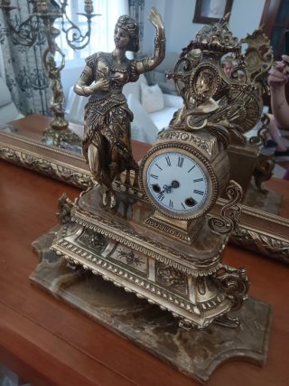 Reloj de sobremesa antiguo bronce