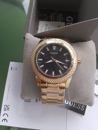 Reloj Guess Dorado y Negro