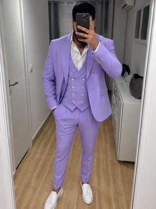 Traje de boda morado para hombre