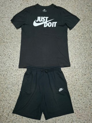 Conjunto Nike Negro Camiseta y Pantalón Corto