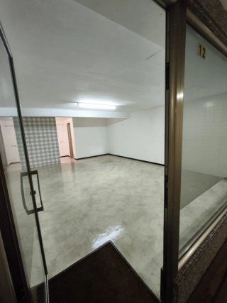 Local, bajo comercial en  Linares Rivas