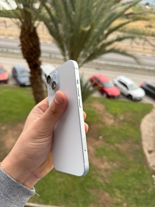 iPhone 15 - 93% Batería