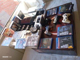 Consola PS1 y PS3 con 10 mandos y juegos
