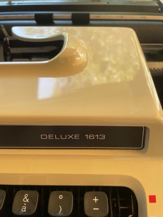 Macchina da Scrivere Brother Deluxe 1613 + Valigia