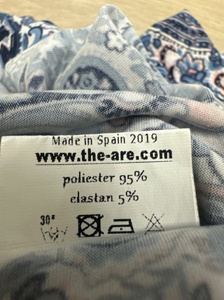 Vestido The Are estampado paisley azul y rosa