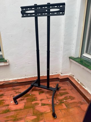 Soporte TV con ruedas
