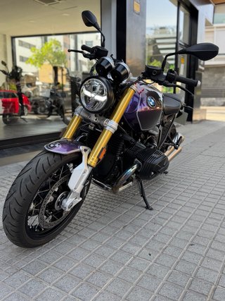 BMW R nine T Naked Morado/Dorado