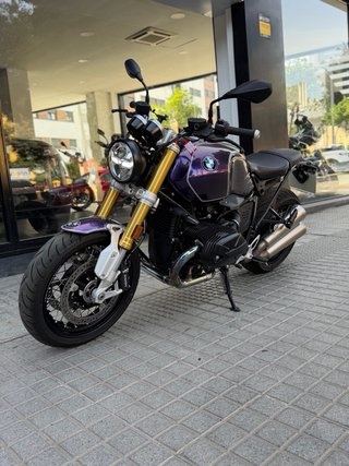 BMW R nine T Naked Morado/Dorado
