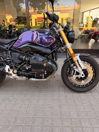 BMW R nine T Naked Morado/Dorado