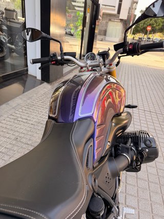 BMW R nine T Naked Morado/Dorado