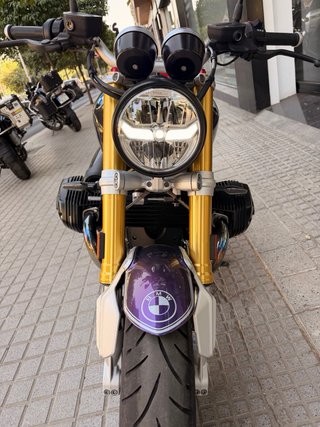 BMW R nine T Naked Morado/Dorado