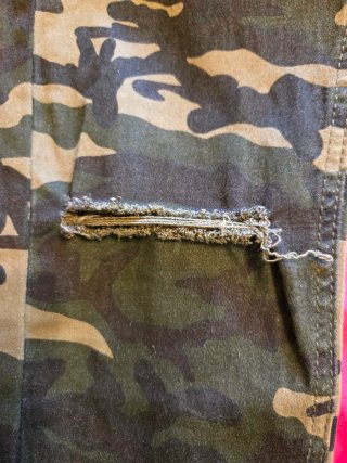 Conjunto Calças e Casaco Camuflado
