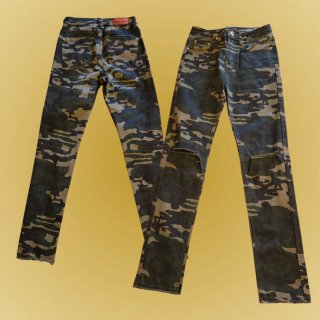 Conjunto Calças e Casaco Camuflado