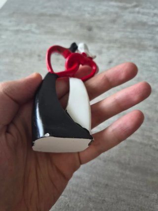 Statuetta coppia abbracciata cuori