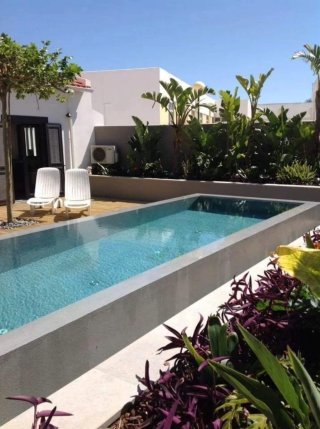 Piscina de lujo mármol y piedra