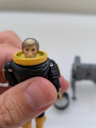 Astro Reptis gris, homenaje Madelman 2050