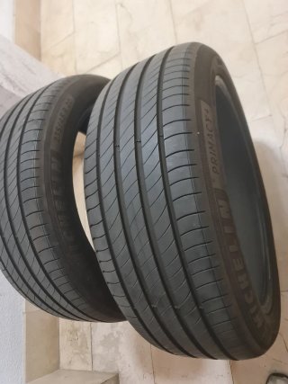 Neumáticos Michelin 235/45/20 100V