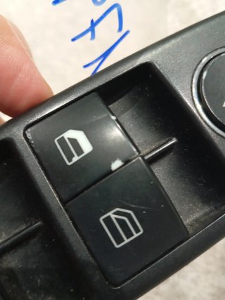 Mando elevalunas Mercedes-Benz w204 clase C
