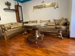 Sofá Marroquí Tela y Madera +3 mesas