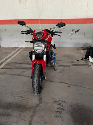 Ducati Monster 821 Roja