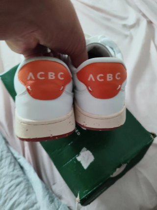 Zapatillas ACBC blancas y naranjas