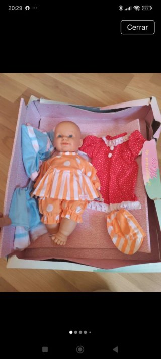 Muñeca Bebé La Boutique de Mery con vestidos Nueva