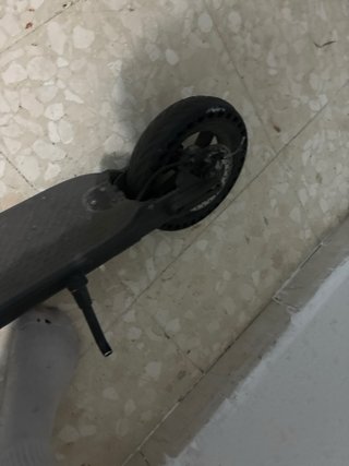 Patinete eléctrico negro
