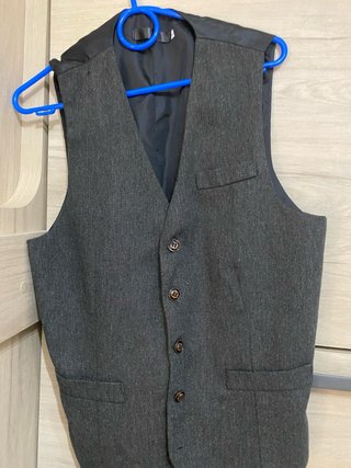 Estoy vendiendo ropa vieja variada, talla mediana.
