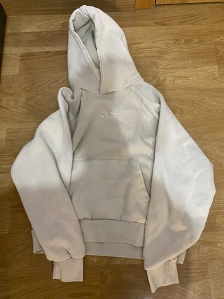 Estoy vendiendo ropa vieja variada, talla mediana.