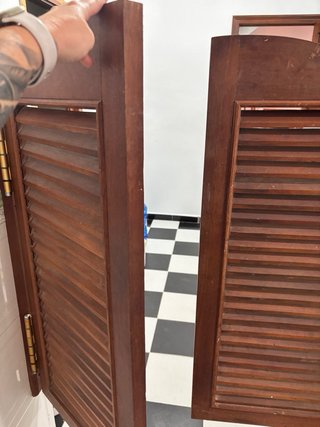 Puertas de madera con lamas