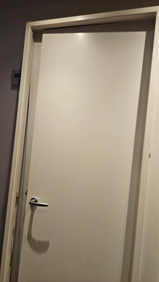 Puerta abatible interior blanca