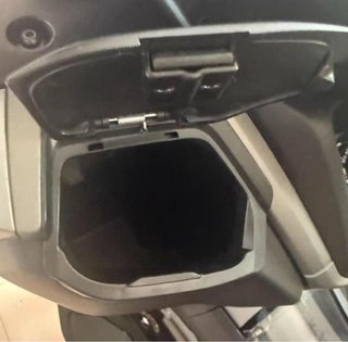 Tapa compartimento NMAX 125 (2020-2023)