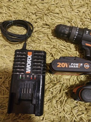 Taladro Worx 20V con Batería PowerShare